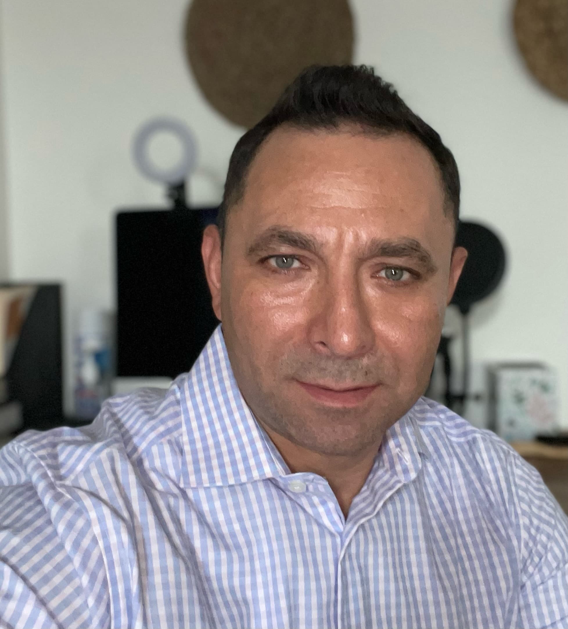 Alex Andrade M., Founder and Master Painter